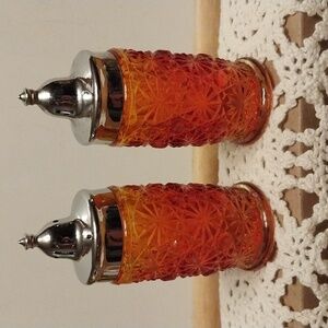 Vintage Salt N Pepper Shakers